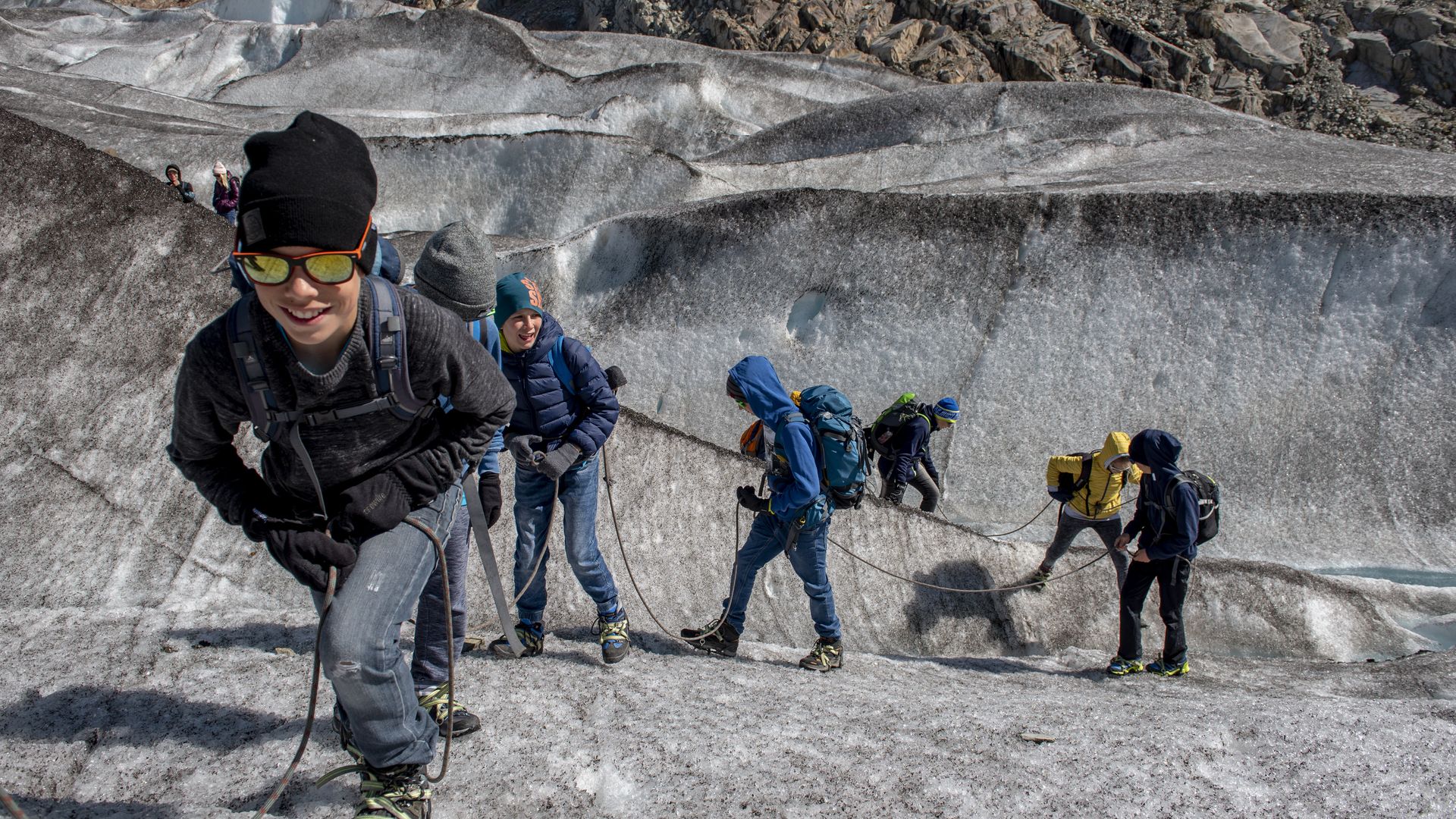 Gletschertour einer Schulklasse auf dem Grossen Aletschgletscher