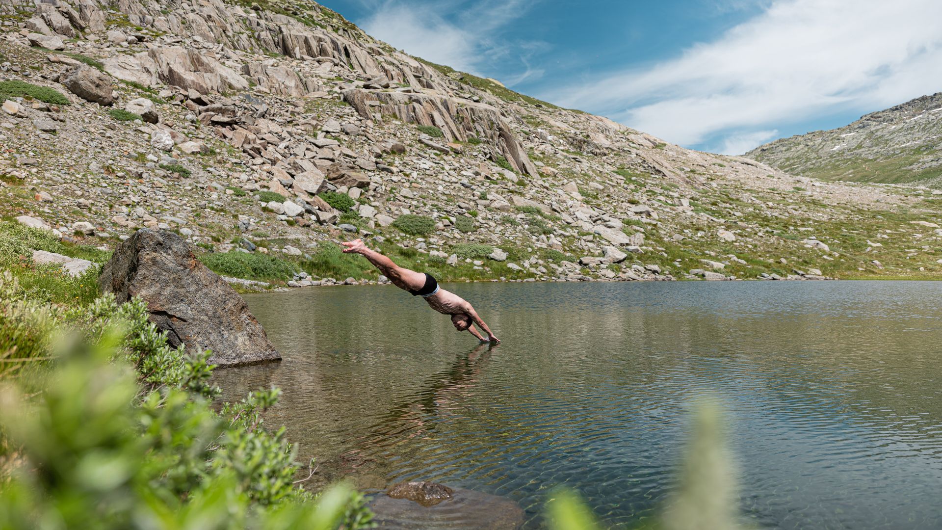 Baden im Maerjelensee in der Aletsch Arena